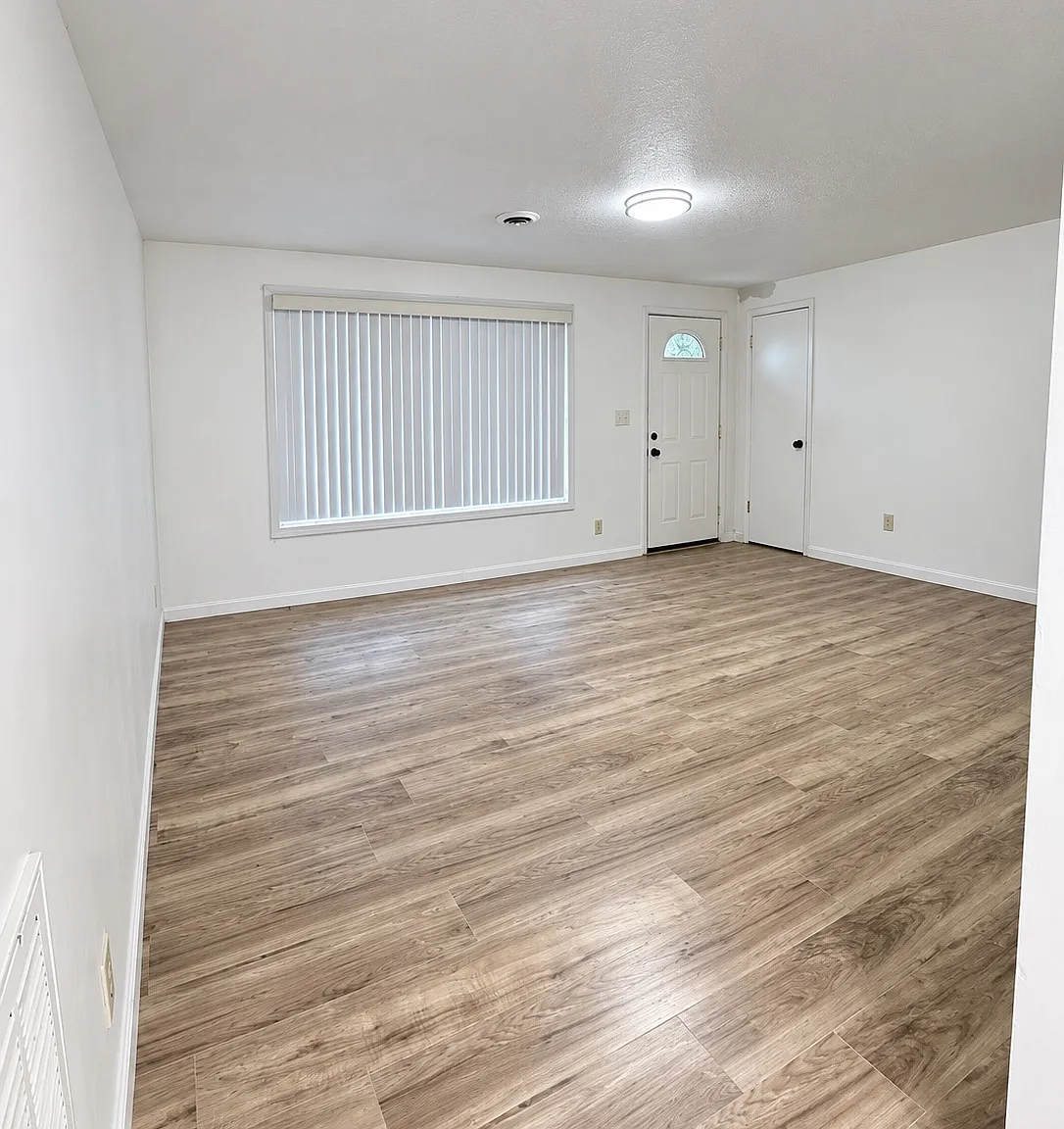 4 bed, 2000 sqft, $2,000 — Photo 3