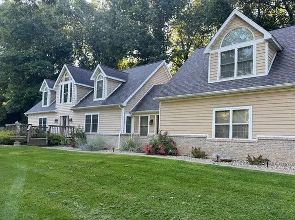 2688 N Goldring Rd, La Porte, IN 46350