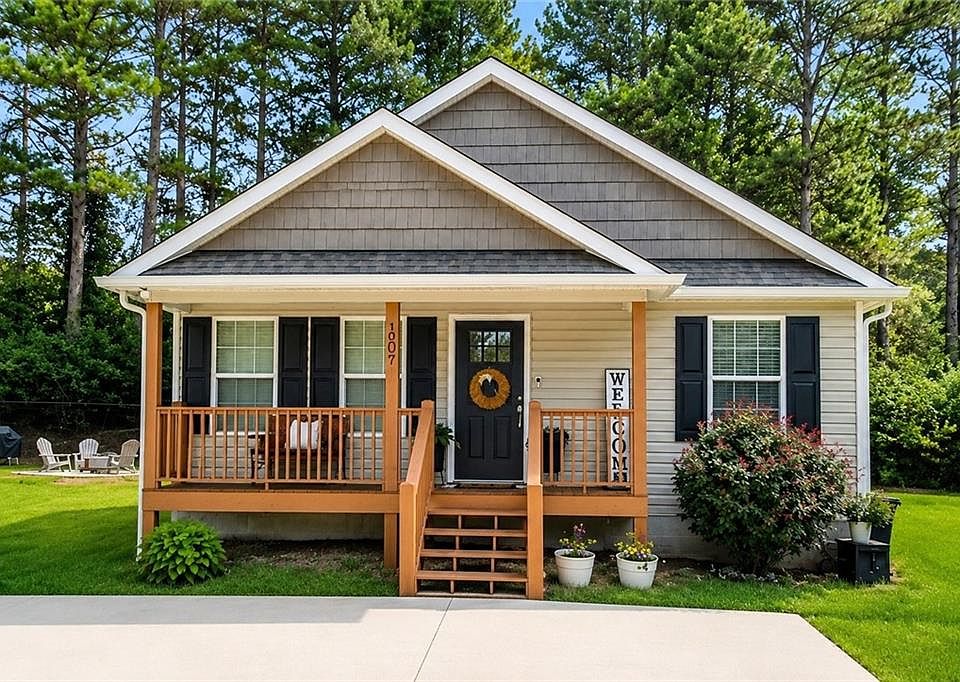 1st image of 209 Roslyn Ct