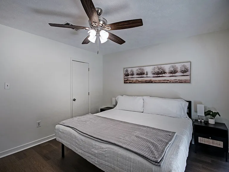 104 Bay Harbour Pl — Photo 16