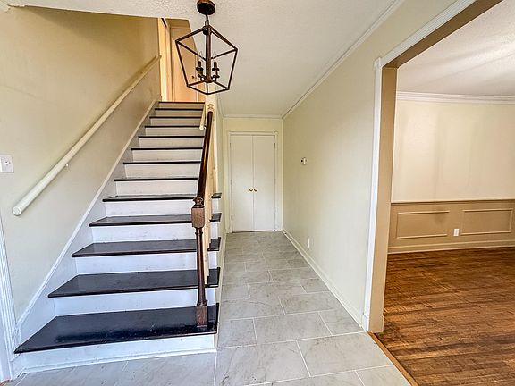 3rd image of 1345 Hickory Ridge Cv