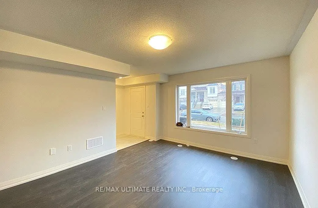 3 bed, $4,500 — Photo 2