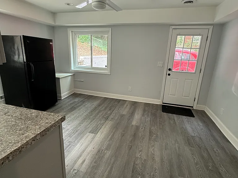 1110 Veltre Cir SW — Photo 5