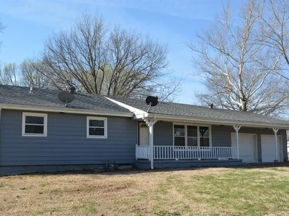 339 NW Roberts St, Melvern, KS 66510