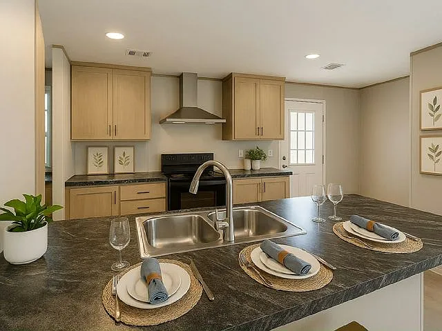 3 bed, 2.0 bath, 1120 sqft, $1,990 — Photo 3