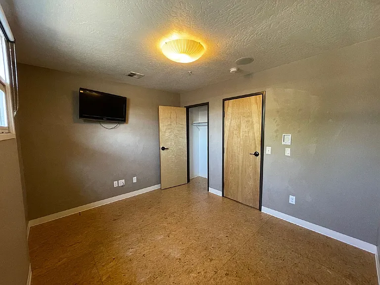 1405 Mill St #6 — Photo 8