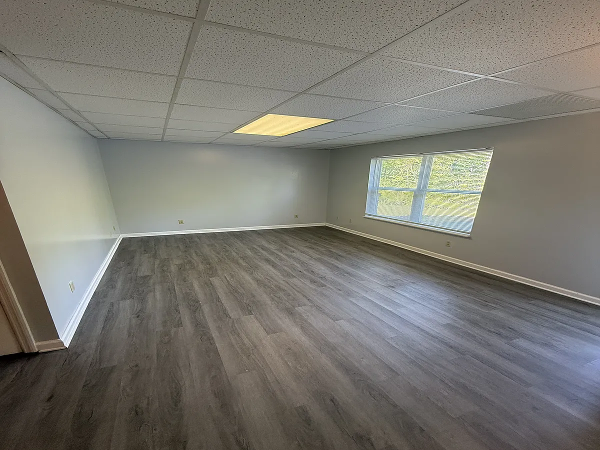 Building Photo - 285 Harding Rd #102