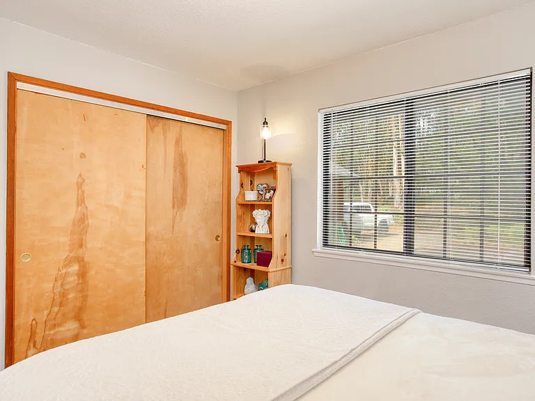 1540 Indiana Way — Photo 22