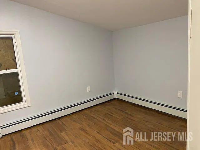 310 Somerset St — Photo 2