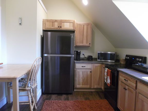 5th image of 780 Hill Rd #2