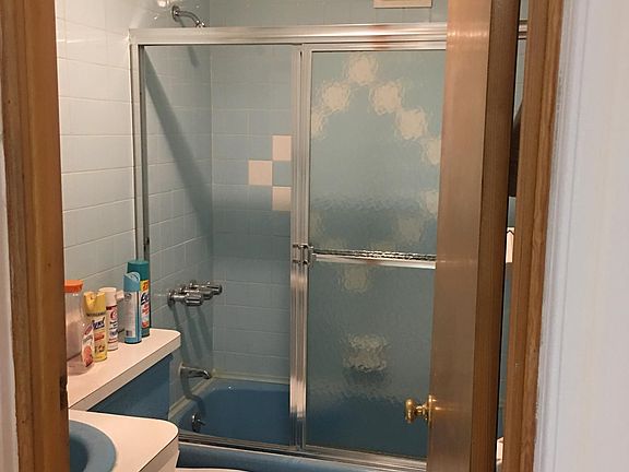 3rd image of 42 Romaine Ave