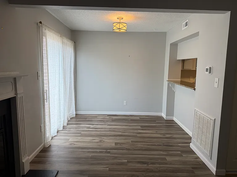 410 Abbotsleigh Ct — Photo 15