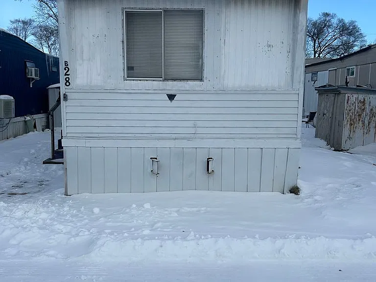 23765 Lawrence Ave — Photo 12