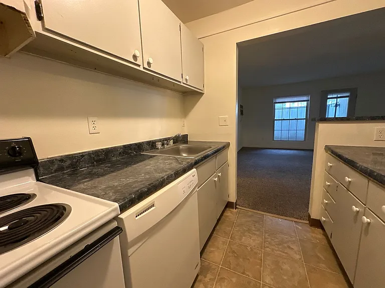 University Park Apartments near Cornell University — Photo 116