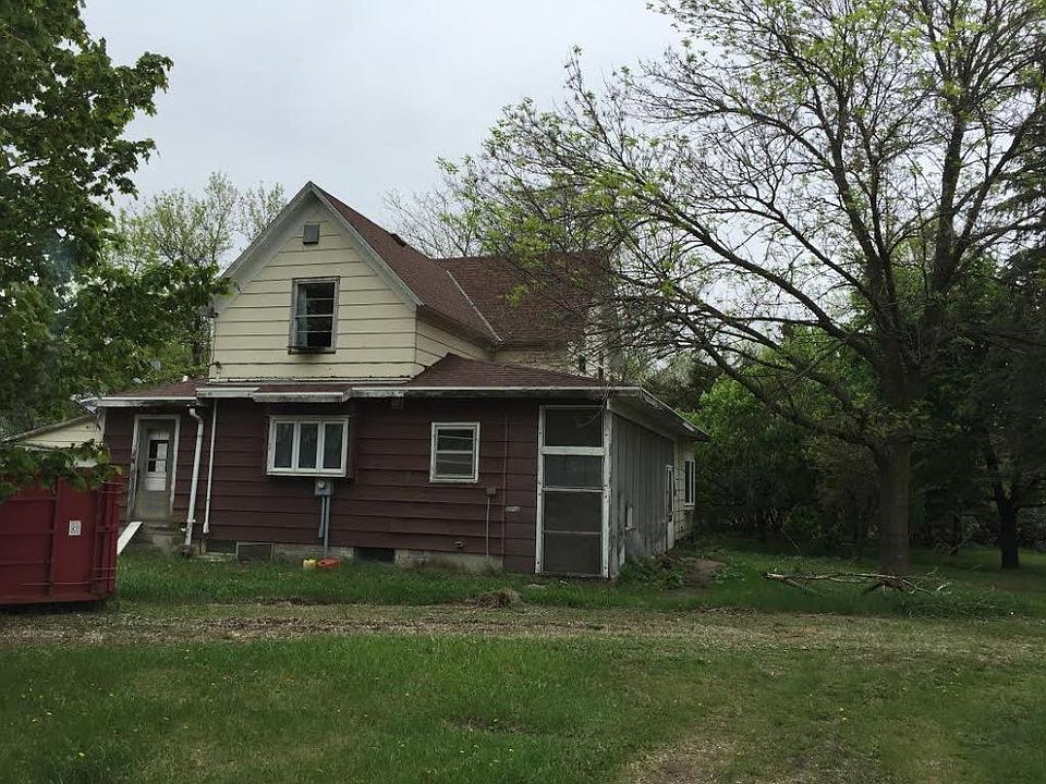 2nd image of 2245 Walnut Ave