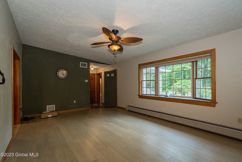 5th image of 237 Louden Road