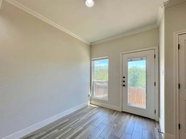 6310 Melanzane Ave #3 — Photo 9