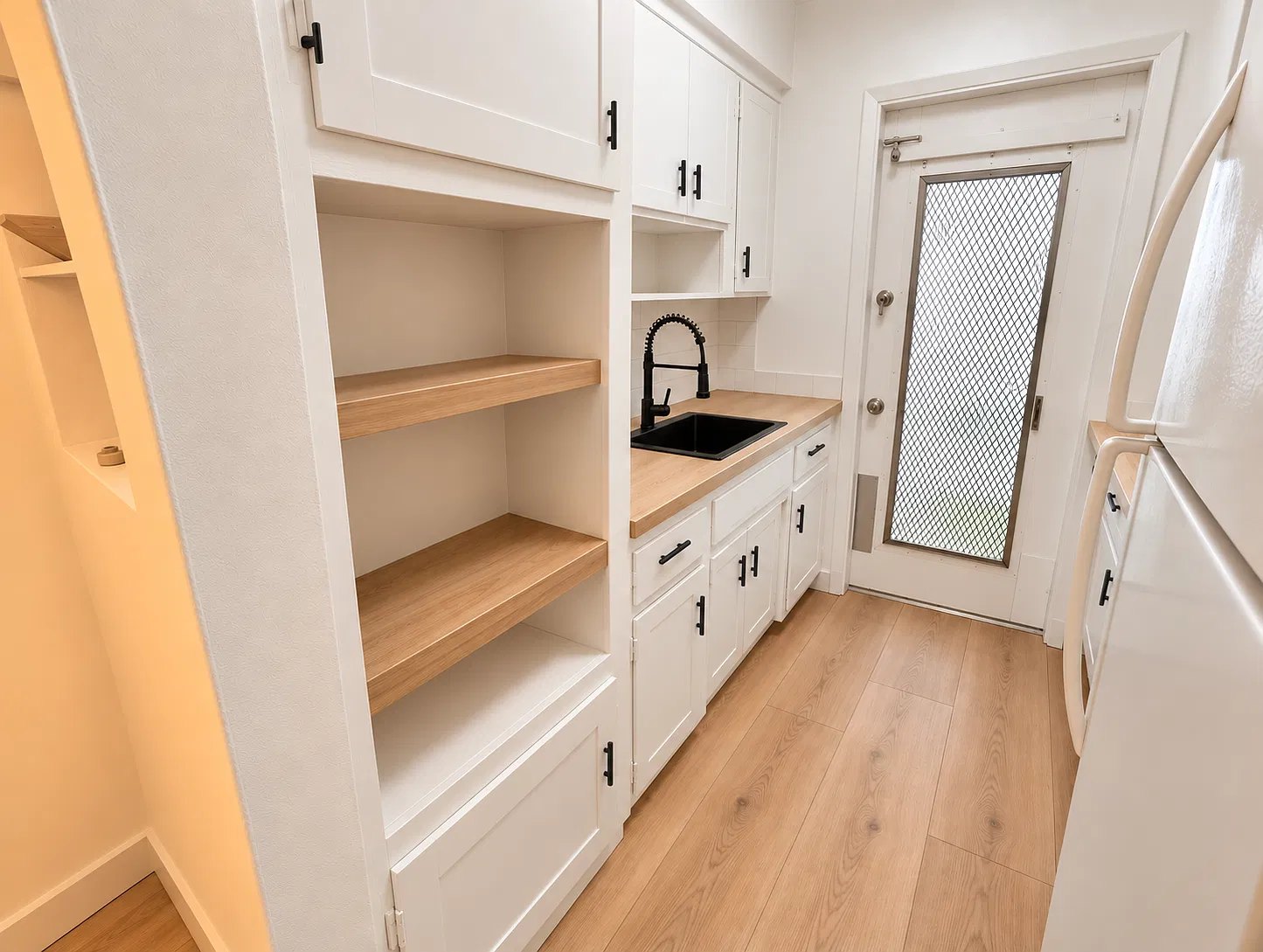 Studio, 406 sqft, $1,595 — Photo 4