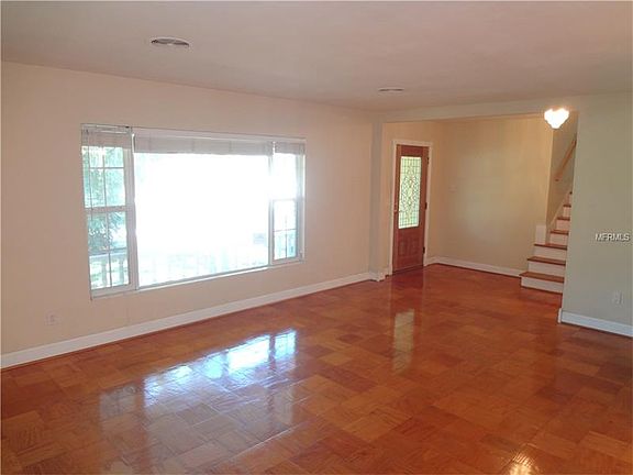 3rd image of 305 Crestwood Ln