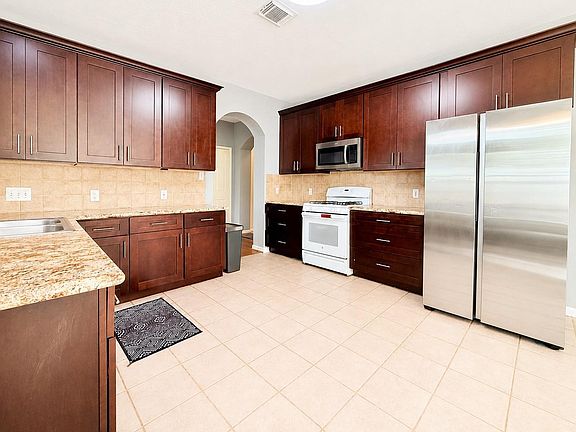 4th image of 8418 Manassas Ln