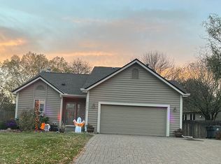 8564 Chanhassen Hills Dr S, Chanhassen, MN 55317