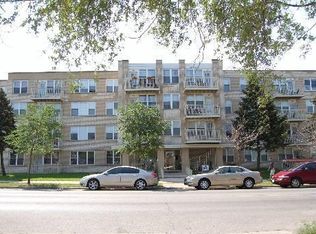 2501 W Touhy Ave APT 304, Chicago, IL 60645