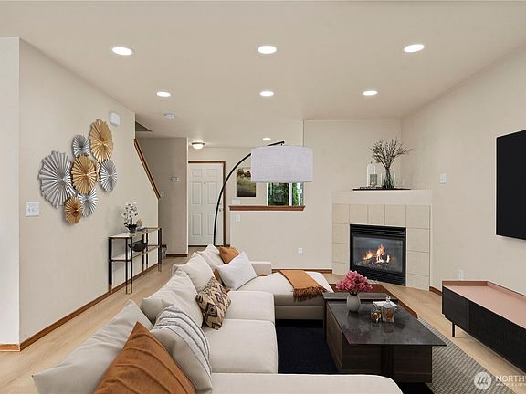 5th image of 1705 203rd Street Ct E