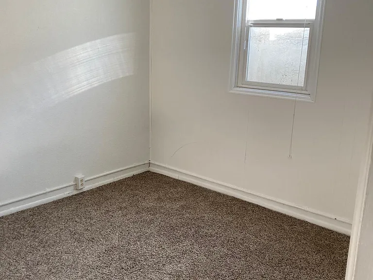 Downstairs bedroom, full window & light
