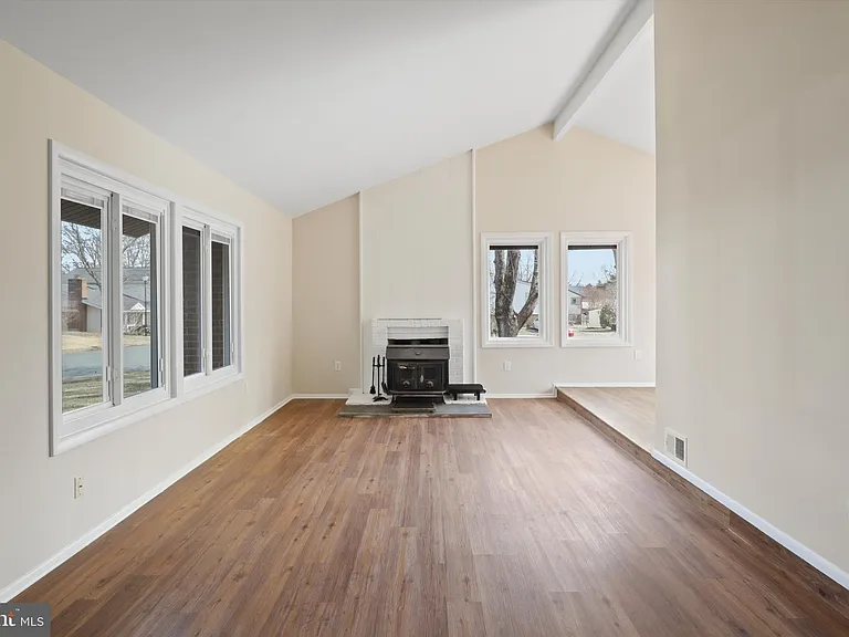103 Farmington Ln — Photo 24