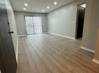 33621 Utica Rd APT 13, Fraser, MI 48026