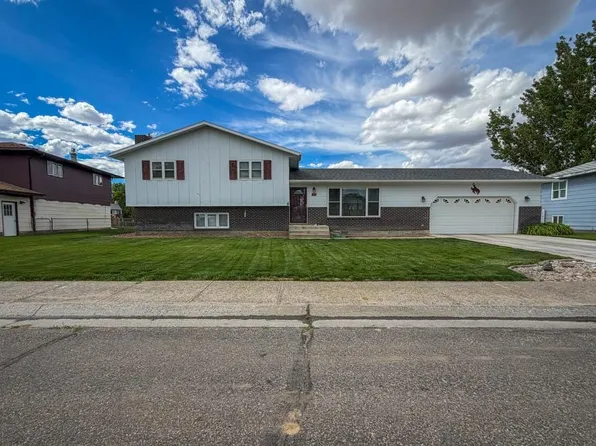 1831 Circle Rd, Worland, WY 82401