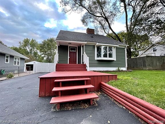 3rd image of 111 Cristy Ave