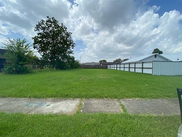 1st image of 2704 Chalona Dr