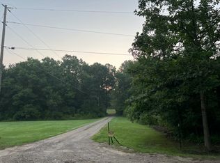 1571 E Rose Center Rd, Holly, MI 48442