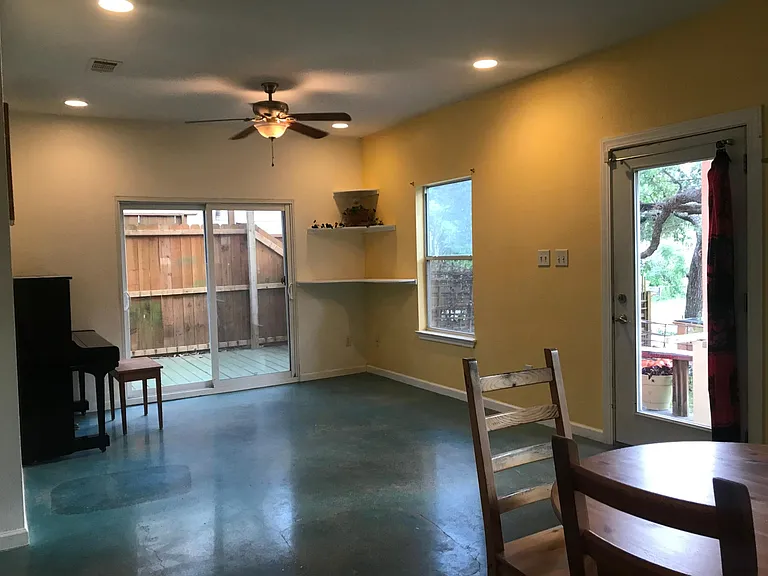 1405 Deloney St — Photo 6