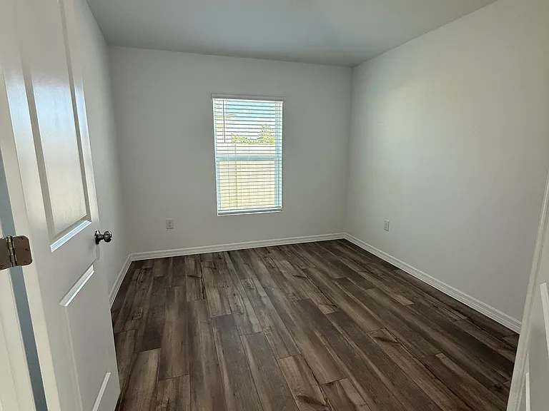 5480 San Pietro Dr — Photo 5