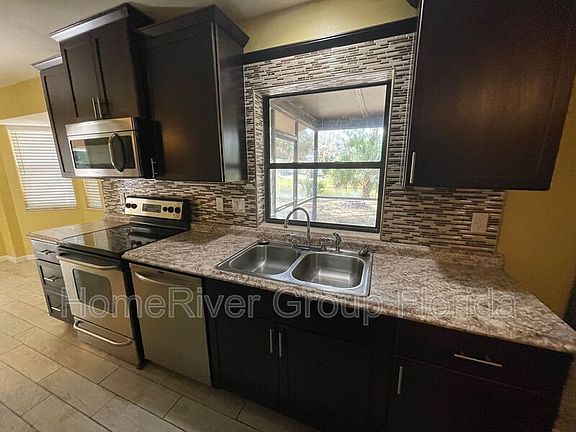4th image of 2249 Albren St
