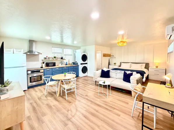 327 Estates Dr #B, Woodway, TX 76712