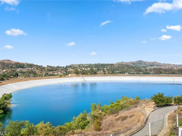 7012 E Viewpoint Ln, Anaheim, CA 92807