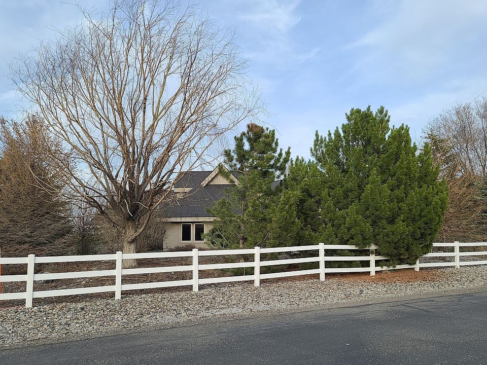 2nd image of 2194 Eaglecrest Dr
