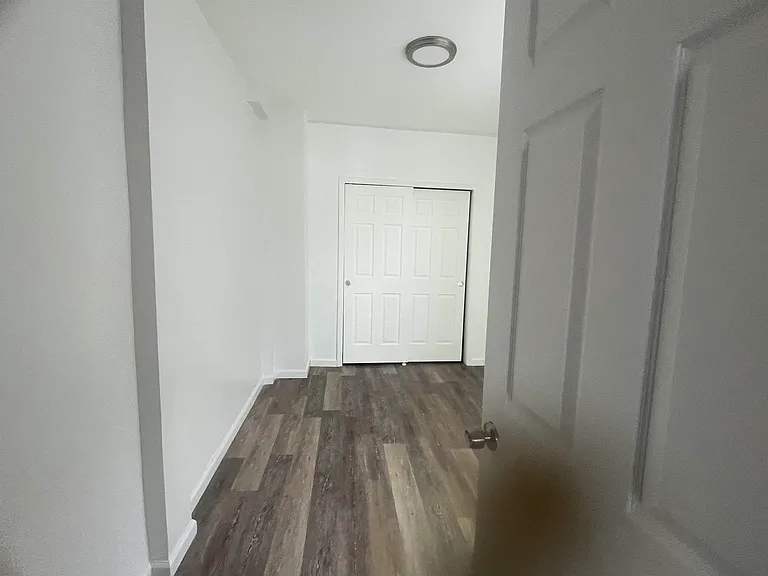 630 37th St #2 — Photo 14