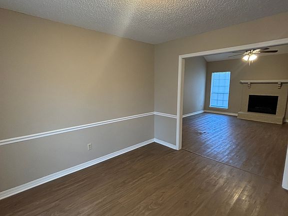 2nd image of 12 Tripp St