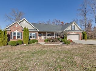 7815 Glenn Ferry Rd, Pfafftown, NC 27040