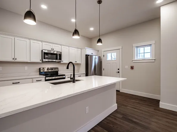 261 Main St #1, Bridgton, ME 04009