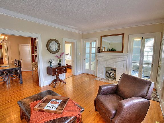5th image of 302 Patten Heights St