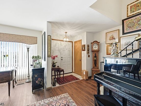 4th image of 900 Valley Rd #E3