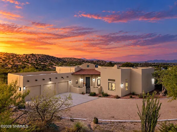1810 Vista Sierra Ct, Las Cruces, NM 88005