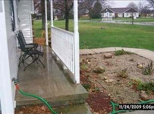 109 Cardinal Dr, Le Roy, IL 61752