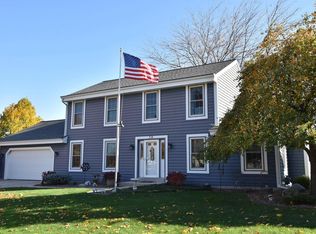 718 Overland Trl, Grafton, WI 53024