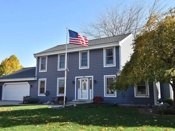 718 Overland TRAIL, Grafton, WI 53024